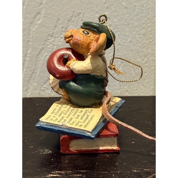 Kurt Adler Hole In The Wall Gang Christmas Mouse Reading Ornament On Books Apple - Picture 3 of 6
